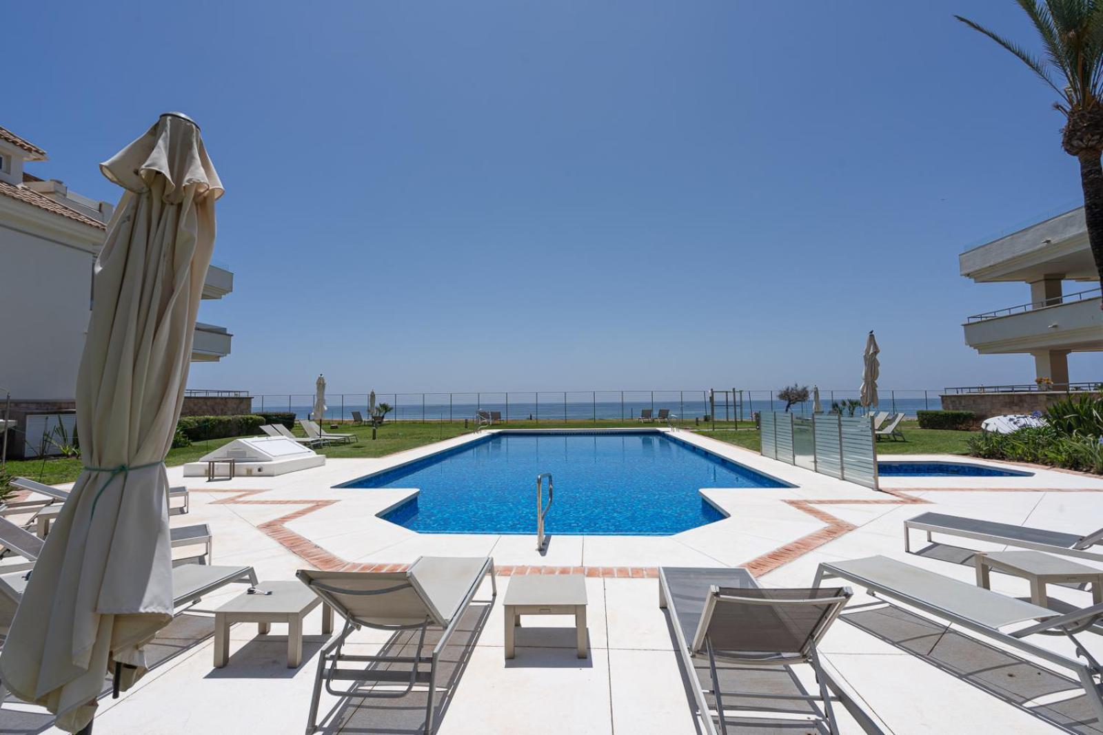 Front Line Beach Luxury Apartment In Heaven Beach Estepona Eksteriør bilde