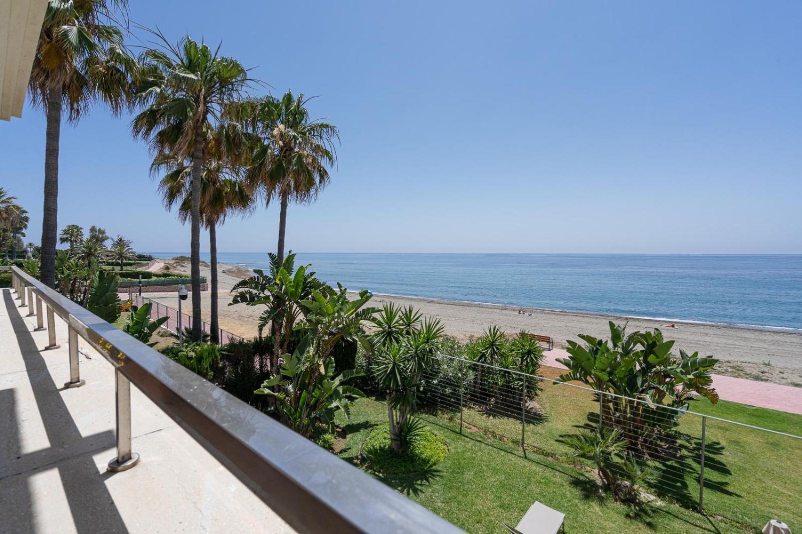 Front Line Beach Luxury Apartment In Heaven Beach Estepona Eksteriør bilde