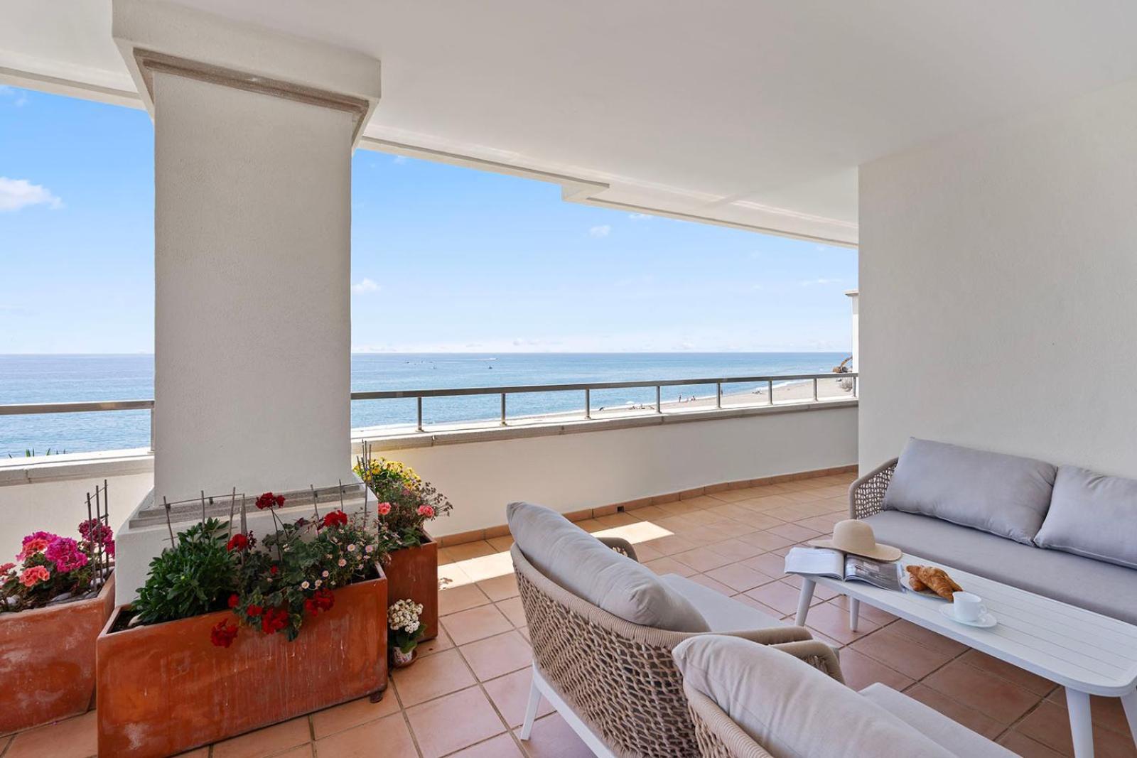 Front Line Beach Luxury Apartment In Heaven Beach Estepona Eksteriør bilde