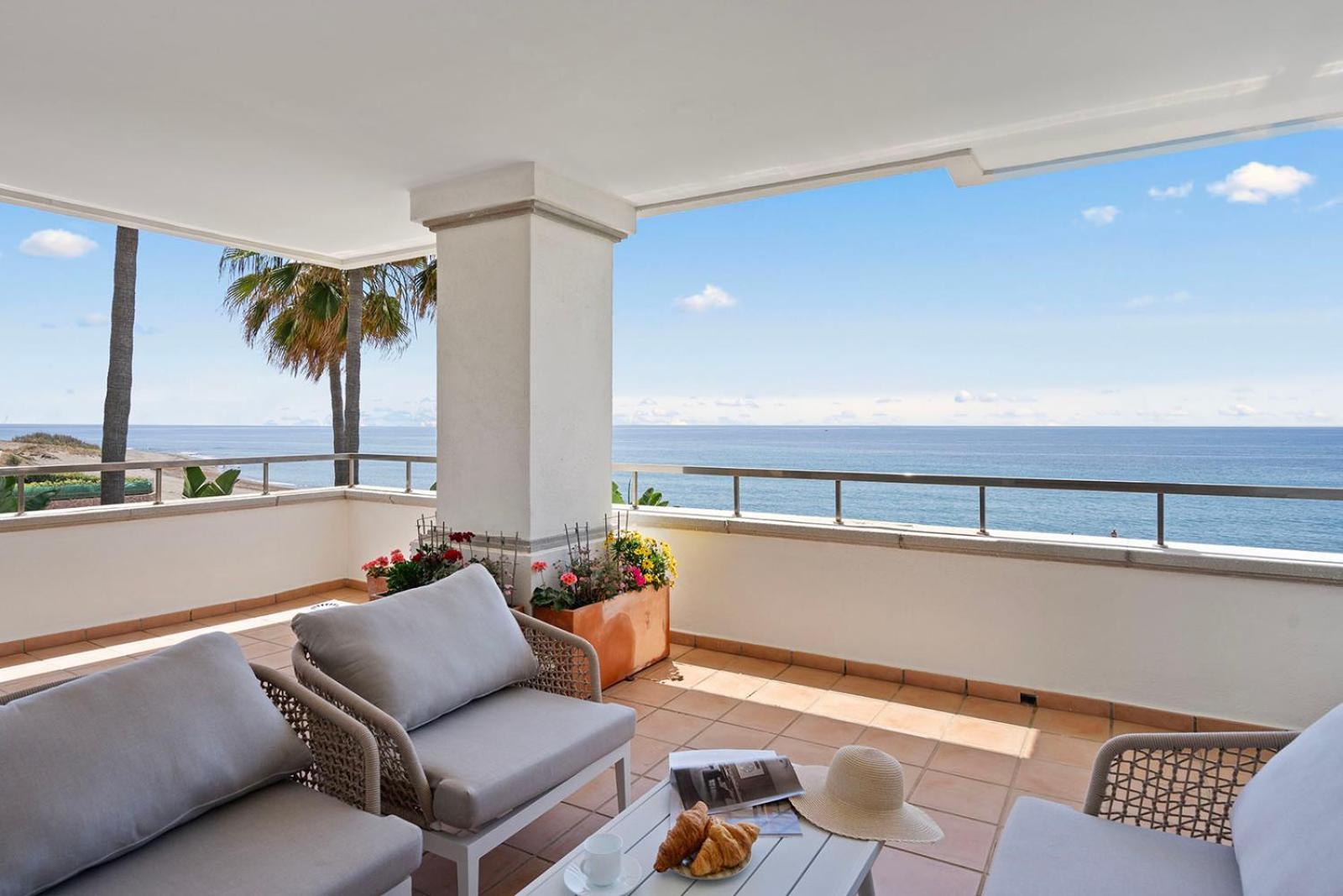 Front Line Beach Luxury Apartment In Heaven Beach Estepona Eksteriør bilde